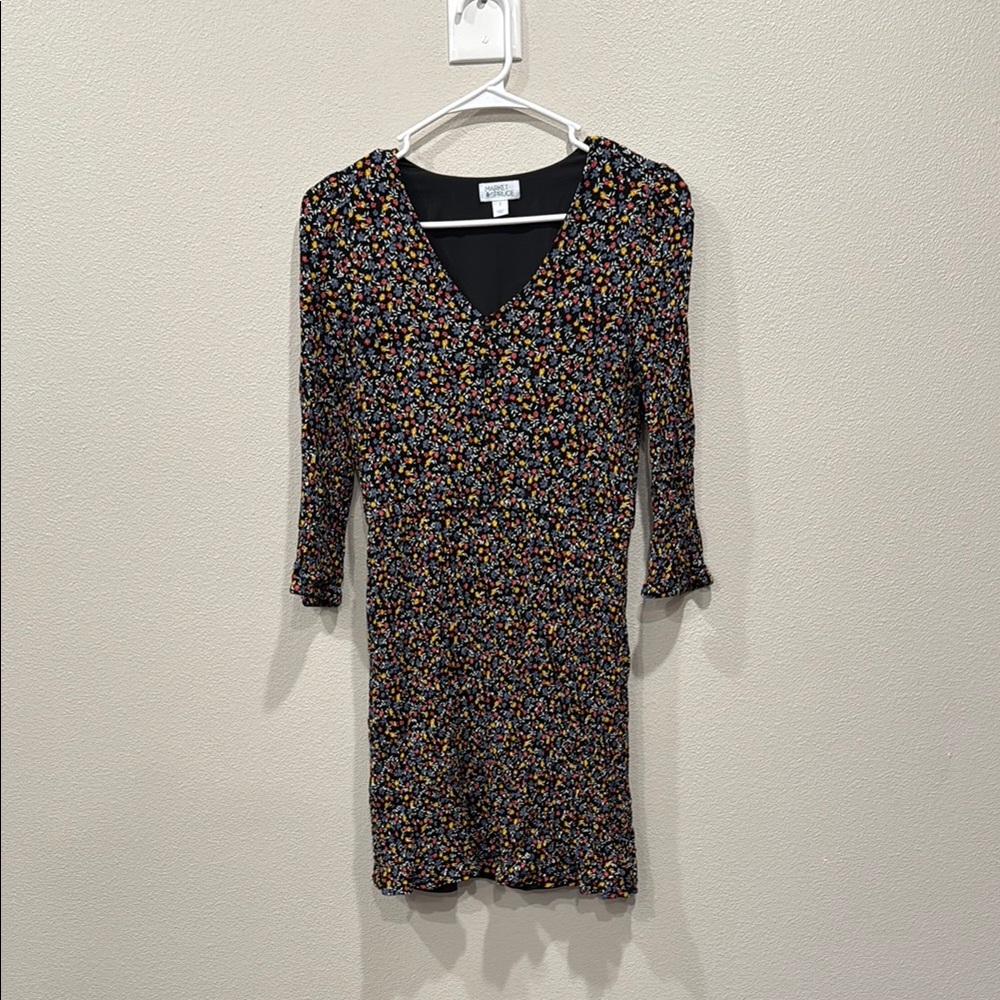 Market & Spruce Black with a Floral P atternSheath Dress 3/4 Sleeve V-Neck | S